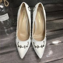 나무장식 새틴 스틸레토 하이힐