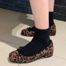 라블 쿠션 스퀘어토 스웨이드 리본 플랫슈즈
