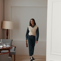 V NECK CABLE KNIT VEST