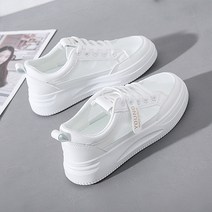 캐주얼한 YOUNG 포인트 운동화