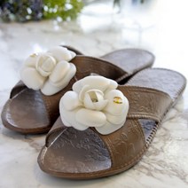 까멜리아 플라워 실내화, 모카브라운