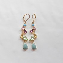 vix [3차]유니크 포인트 큐빅 장식 드롭귀걸이