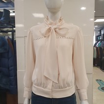블루페페 부평점 크롭 블라우스 리본 탈착 가능해요 셔링핏이 예쁜 블라우스 입니다..