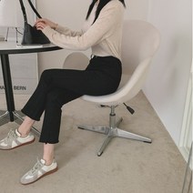 코지 여자 겨울 핏 좋아보이고 키커보이는 부츠컷 데님팬츠