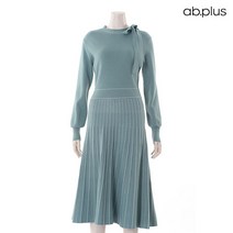 에이비플러스 ab.plus R넥 리본 디테일 플리츠 니트 원피스 (LSU1ZO01A)
