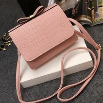 BENEFITand 스퀘어 와니 플랩 크로스백 LED 리본 탑 0 BENEFITand 크로스백 탑 와니