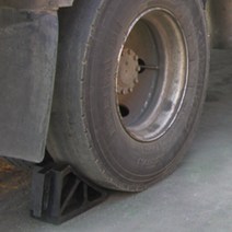자동차 주차고임목 차량 밀림방지 경사로 버팀목 비탈길 고무받침목, L196 x W100 x H150 소 - 1개