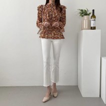 핏앤제이ㅡ 로케지 플라워 프릴 블라우스