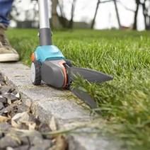 수동 잔디깍기 큰바퀴 서서 장시간 작업가능 180도 회전 블레이드 인체 공학 손잡이 양손 사용 미니 잔디 깍이, L125 x W23 x H12 cm, 950g