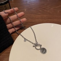 SHEYEE 라운드 펜던트 목걸이 여자 힙합 버튼 스웨터 체인 트렌드 고급스러운 액세서리