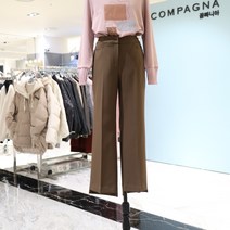 꼼빠니아 과하지 않는 부츠컷 디자인의 밑단 앞 뒤 언발란스 디테일로 세련되고 유니크한 무드가 연출되는 데일리 팬츠 *** 프릴 포인트 프린팅 티셔츠 ***