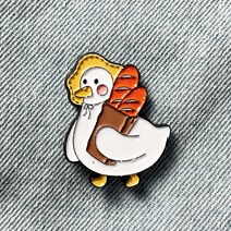 BC387 바게트를 들고 있는 오리 뱃지 브로치