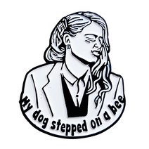 넥타이핀 Amber Heard My Dog Steed on A Bee Enamel Pin Lapel Brooch Metal Badge Jewelry Accessary