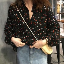 꽃프린팅 여성체크 스커트 여성긴팔 라운드넥 꽃무늬 플레어 초커 루즈핏 기본 쉬폰 자켓형 셔링 카라 브이넥프릴 하객 경량 오버핏 가을 주름 가을여성 데이트룩 블라우스 정장 코디