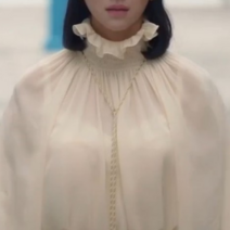 주리의옷방 연예인스타일 넥 주름 프릴 디테일 블라우스