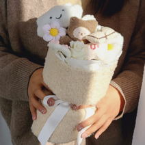 포근해서 손이 시리지 않는 귀여운 뽀글이 인형 꽃다발 화이트베어