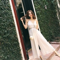 비치 팬츠 2022 새로운 슈퍼 요정 해변 휴가 점프 수트 서스펜더 V 넥 점프 수트 여성 여름