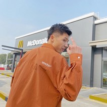 리빙케어 빈티지 긴팔 여소호 봄계절 단아한 클래식 카고 남자 소매 얇은 언발 주머니 자수 핏아우터 와이셔츠 트렌드