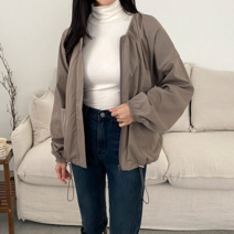 [파인스토리]루즈핏 노카라 셔링 넥라인 포켓 스트링 집업 점퍼