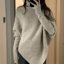 유니크하고 여성스러운룩 셀러폴라니트탑