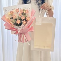 프롬아떼 뜨개완제품 뜨개질 꽃다발 니트꽃다발 LED조명 기념일 장식 선물 부케 조화 인테리어 납골당 산소꽃 수제, 핑크