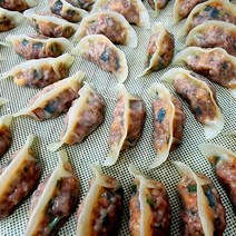수제 손만두 얇은 피 속이 꽉찬 매콤 김치 담백 고기 만두 맛집 32알, 김치만두 48알, 48개