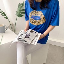 네모엔룩 귀여운 캐릭터 프린팅 코지 입술 얼굴 루즈핏 박시 반팔 롱 라운드 넥 티셔츠