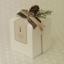 선물상자 기프트 박스 포장 택배 박스 디자인이 이쁜, 없음