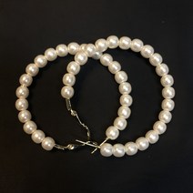 Big pearl earing