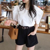 메리앤유 레이스모티브 볼륨퍼프소매 라운드티블라우스