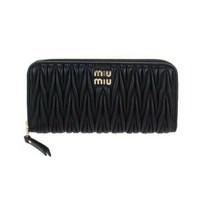 미우미우 명품국내 22FW 마테라쎄 금장 로고 장지갑 블랙 5ML506 2FPP F0002