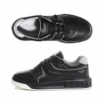 발렌티노 명품VALENTINO 22FW lYOSOE2l NWN OOA lY2SOE2l 원 스터드 로우탑 스니커즈