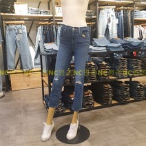 리바이스 여성 724 하이라이즈 스트레이트 크롭 청바지 58825-0092 일자핏으로 이쁘게 코디하세요^^