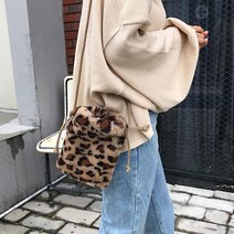 쥬쥬 호피 페이크퍼 포근 미니크로스백 브라운