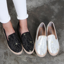 여성단화 2컬러 플라워 자수 레이스 슬립온 에스파듀