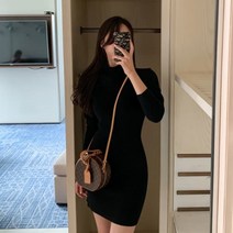 디작소 여성 가을 크리드 반폴라넥 퍼프 니트 원피스