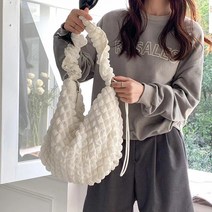 버블버블퀼팅구름숄더백 데일리 가벼운 퀄팅 구름 보부상 숄더 토트 에코백