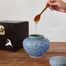 이엘푸드 국산 사양 벌꿀 1.1kg 고가구 꿀 도자기 단지 선물세트, 벌꿀 1kg 고가구 선물세트, 하늘색 겹보자기, 노리개랜덤(보자기맞춤 색상)