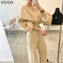 vsyoy 유행 연령 감소 캐주얼 스웨트 스포츠 정장 여성 가을 및 겨울 사이버 연예인 양털 줄 넓은 다리 바지 프라이드 스트리트 홍콩 스타일 투피스 세트