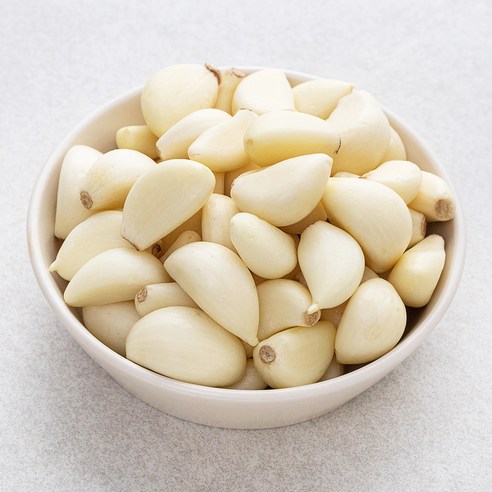 다지거나 얇게 썰어 비빔장에 더하면 감칠맛과 매운 향을 살려주는 기본 향신채입니다. - 1