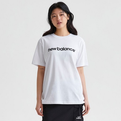 뉴발란스 여성용 W 에센셜 레터로고 STANDARD FIT 반팔티 NBNEFB0012