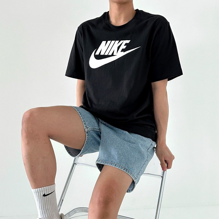 당일발송 나이키 NIKE 남녀공용 NSW 퓨추라 아이콘 반팔 티셔츠 숏슬리브 커플 반팔티 3종