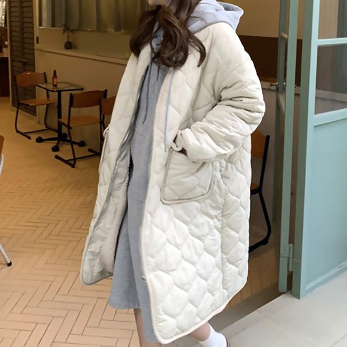 네모엔룩 여성용 롱웨이브퀼팅 안감인조털 패딩 자켓 네모엔룩 여성용 롱웨이브퀼팅 안감인조털 패딩 자켓