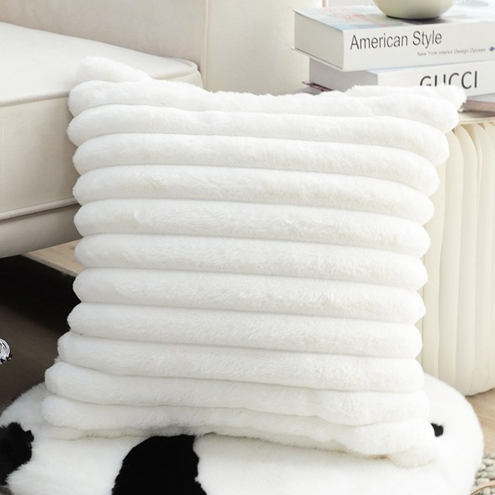 Bosque 유니크 쿠션 포인트 자수 블랙