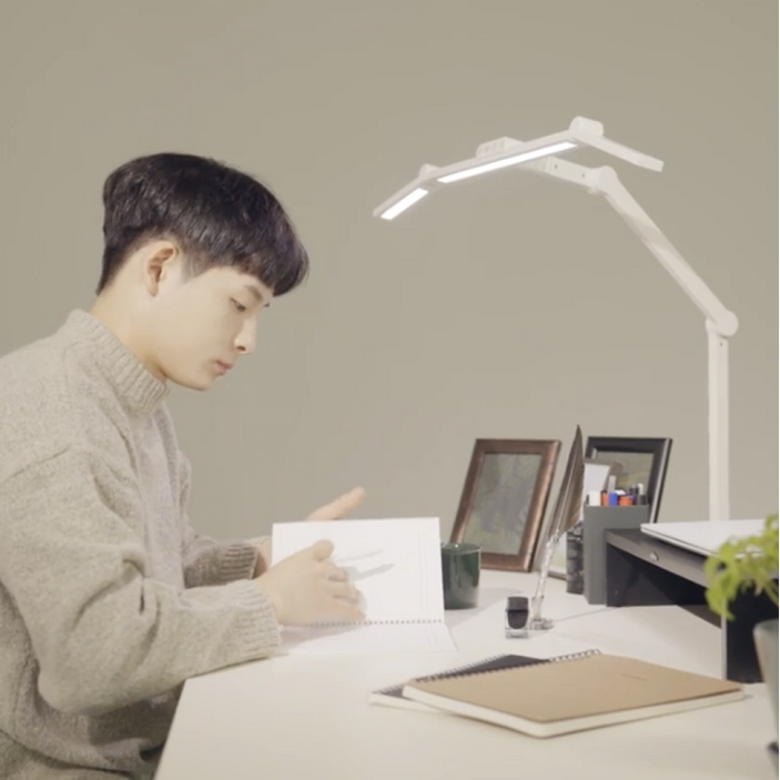 룩스베러 STDL01 스탠드 삼성 시력보호 와이드 책상스탠드, 화이트