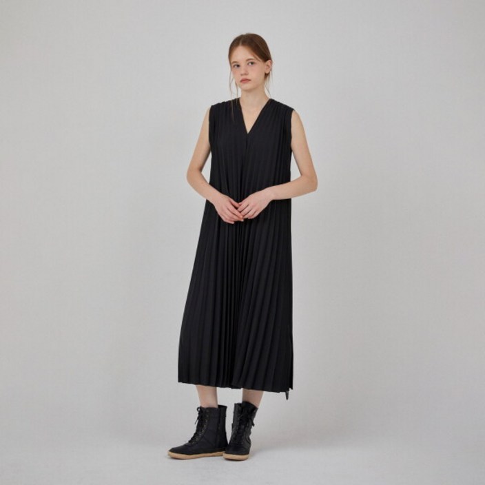 라플리 V넥 핸즈 플리츠 로고 테이프 원피스LPOPF024004