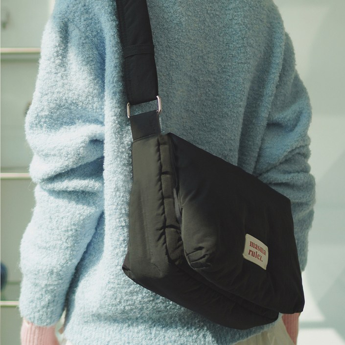 마스마룰즈 여성용 플럼피 패딩 크로스백 + 파우치 세트