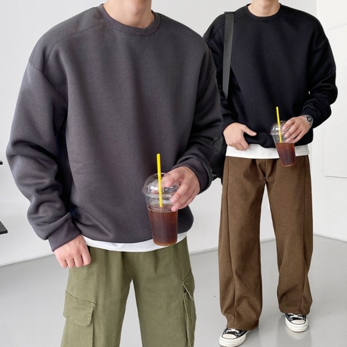 프리미엄 절개라인 베어 양털 기모 자극제로 오버핏 맨투맨 프리미엄 절개라인 베어 양털 기모 자극제로 오버핏 맨투맨