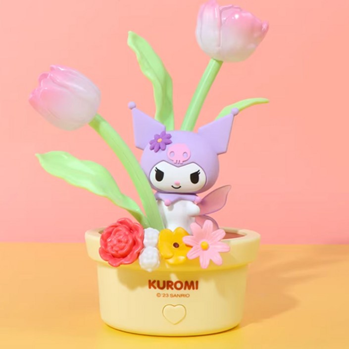 귀여운 케릭터가 튤립 화분에 꽃과 어우러져 화사한 느낌이 드는 고급스러운 쿠로미 무드등