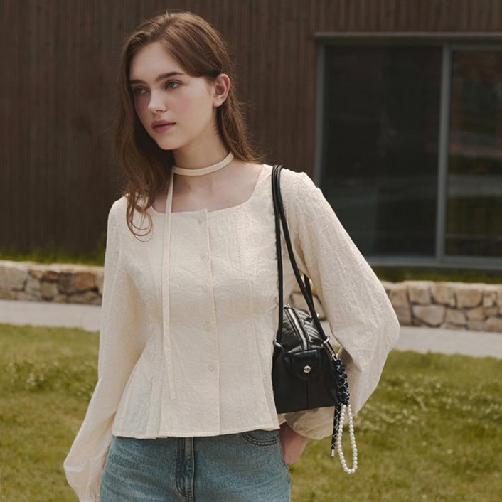 잇미샤 25 FW 스퀘어넥 타이 블라우스 ITP8ZBL750 2687557